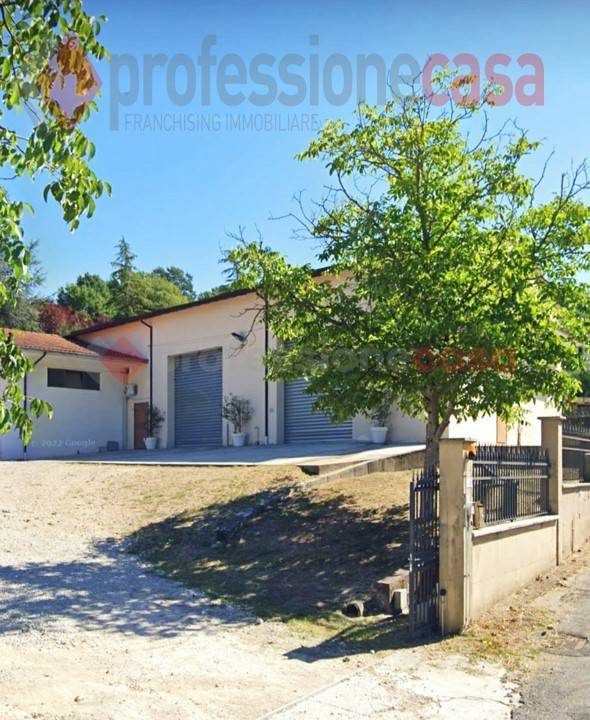 locale commerciale in vendita a Frosinone