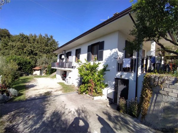 casa indipendente in vendita a Frosinone