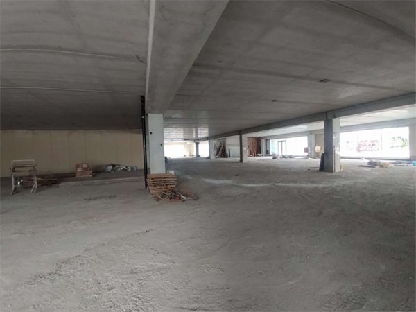 locale commerciale in vendita a Frosinone