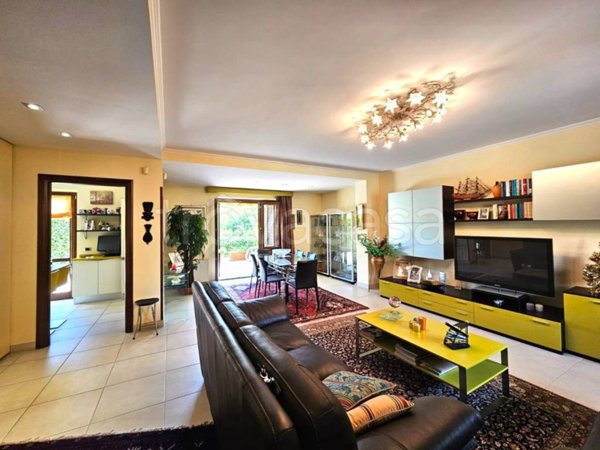 casa indipendente in vendita a Frosinone