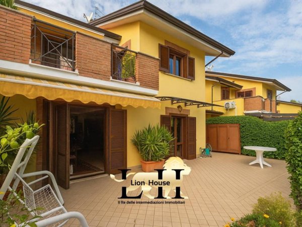 casa indipendente in vendita a Frosinone