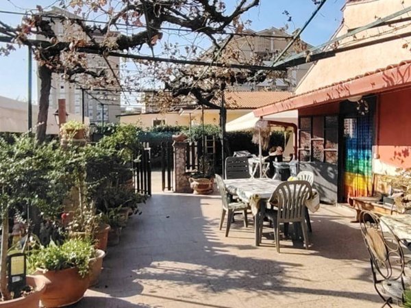 casa indipendente in vendita a Frosinone