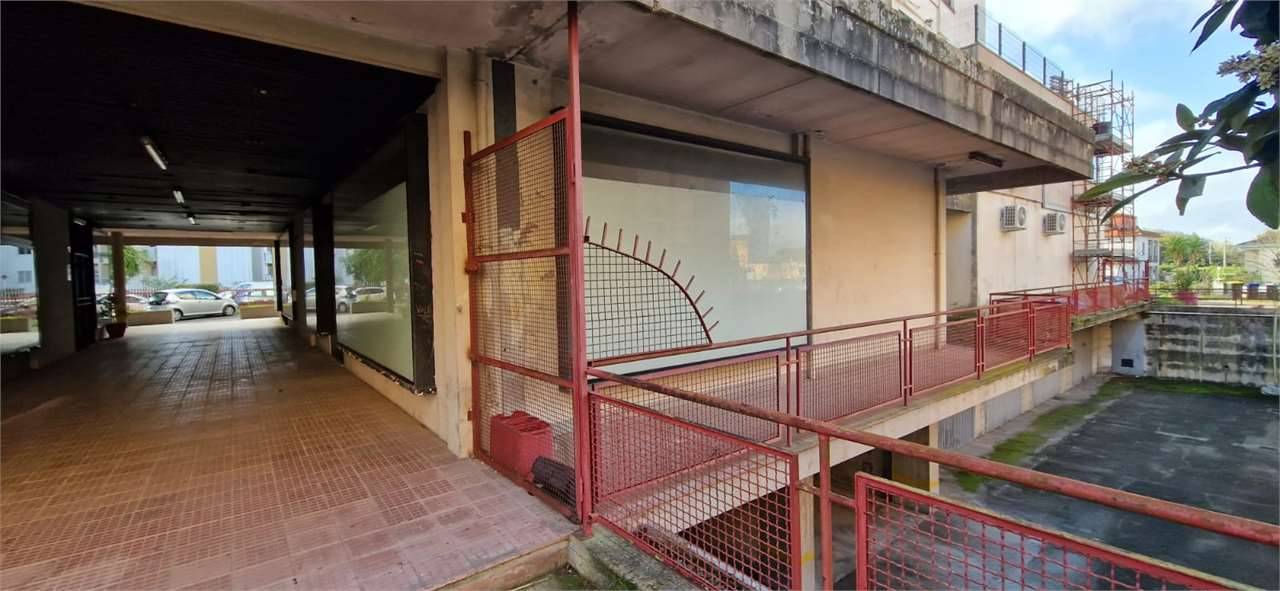 locale commerciale in vendita a Frosinone
