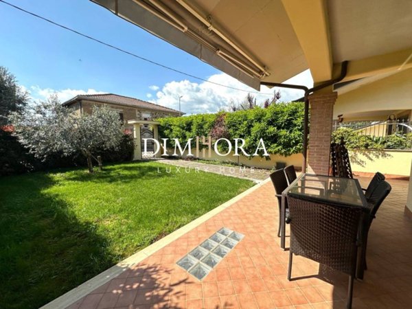 casa indipendente in vendita a Frosinone