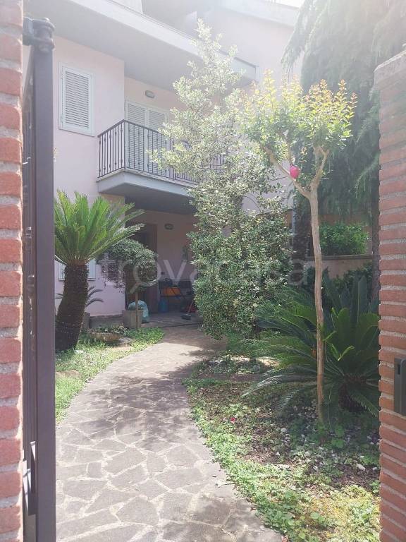casa indipendente in vendita a Frosinone