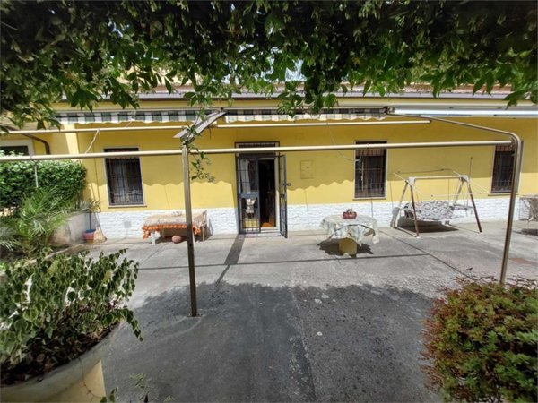 casa indipendente in vendita a Frosinone