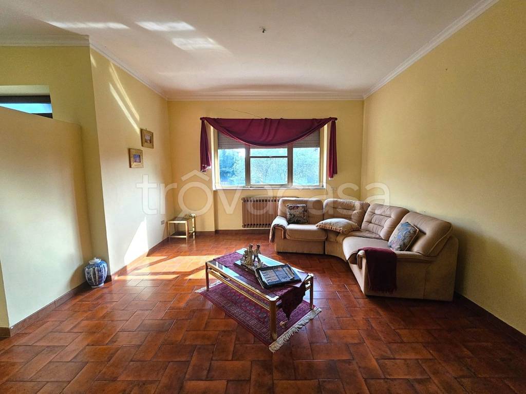 casa indipendente in vendita a Frosinone