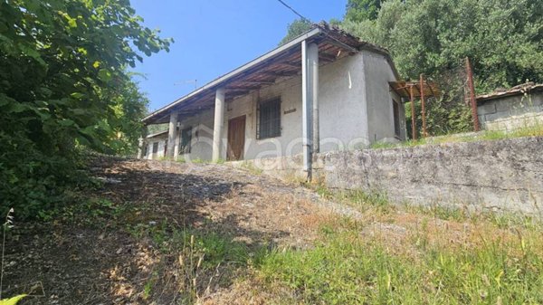 casa indipendente in vendita a Frosinone