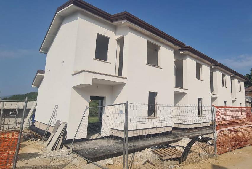 casa indipendente in vendita a Frosinone