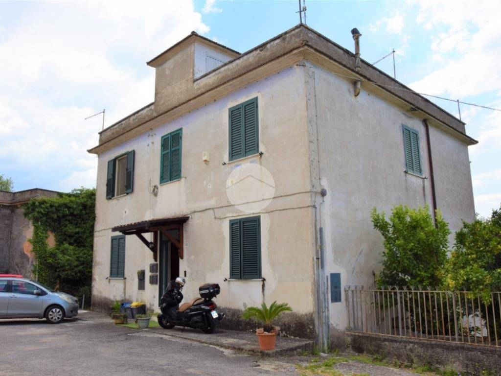 appartamento in vendita a Frosinone in zona Le Rase