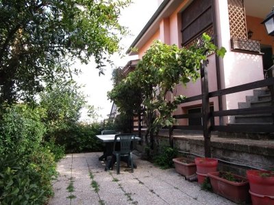 casa indipendente in vendita a Frosinone
