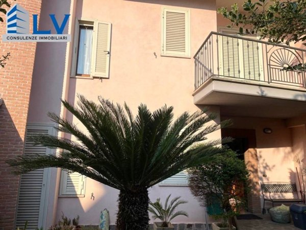 casa indipendente in vendita a Frosinone