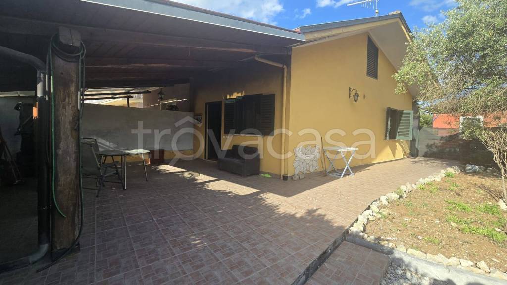 casa indipendente in vendita a Frosinone