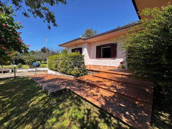 casa indipendente in vendita a Frosinone