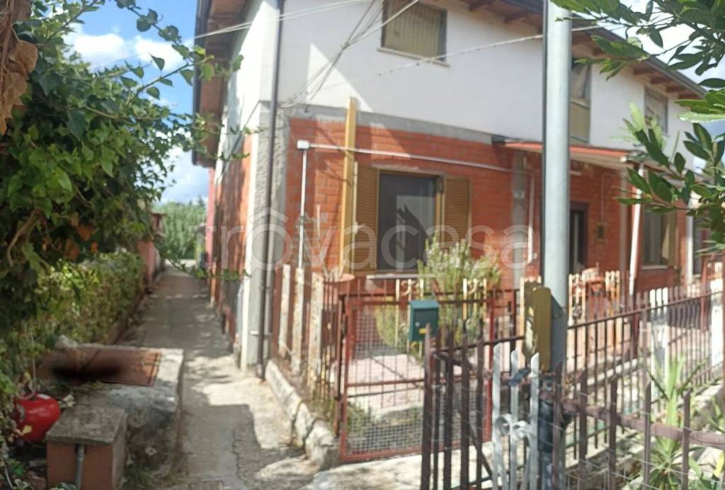 casa indipendente in vendita a Frosinone