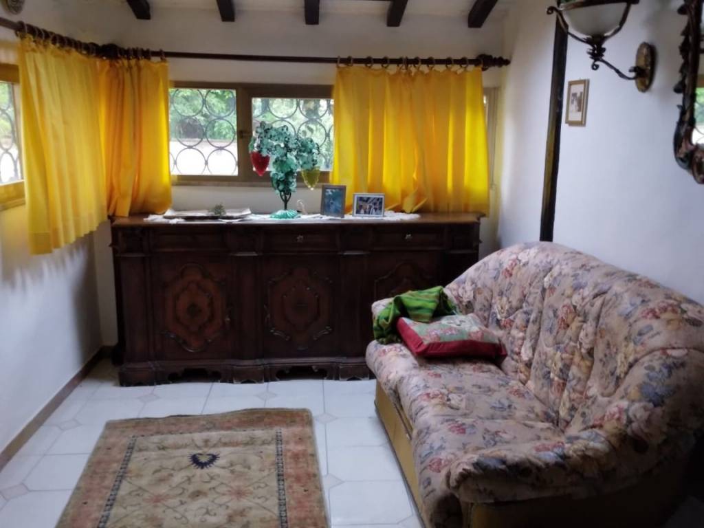 casa indipendente in vendita a Frosinone