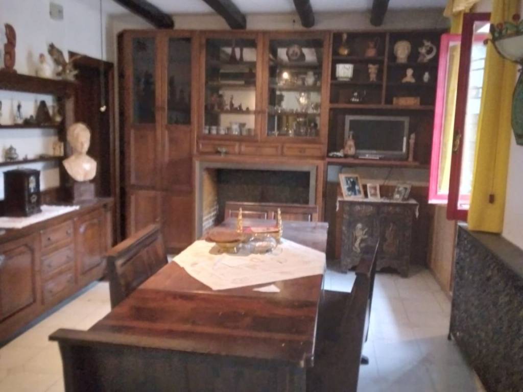 casa indipendente in vendita a Frosinone