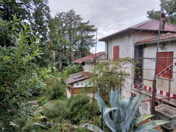 casa indipendente in vendita a Frosinone