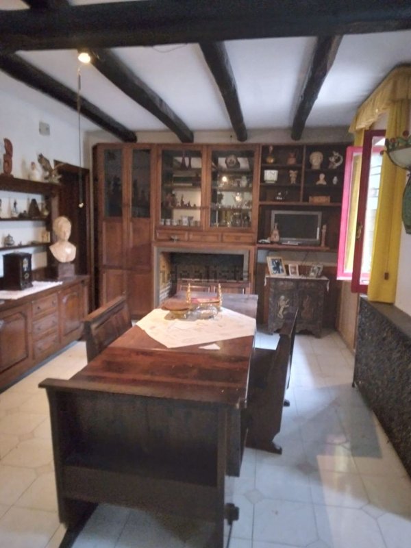 casa indipendente in vendita a Frosinone