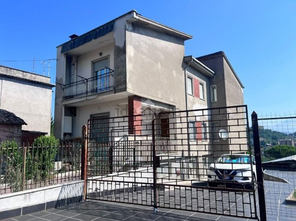 casa indipendente in vendita a Frosinone