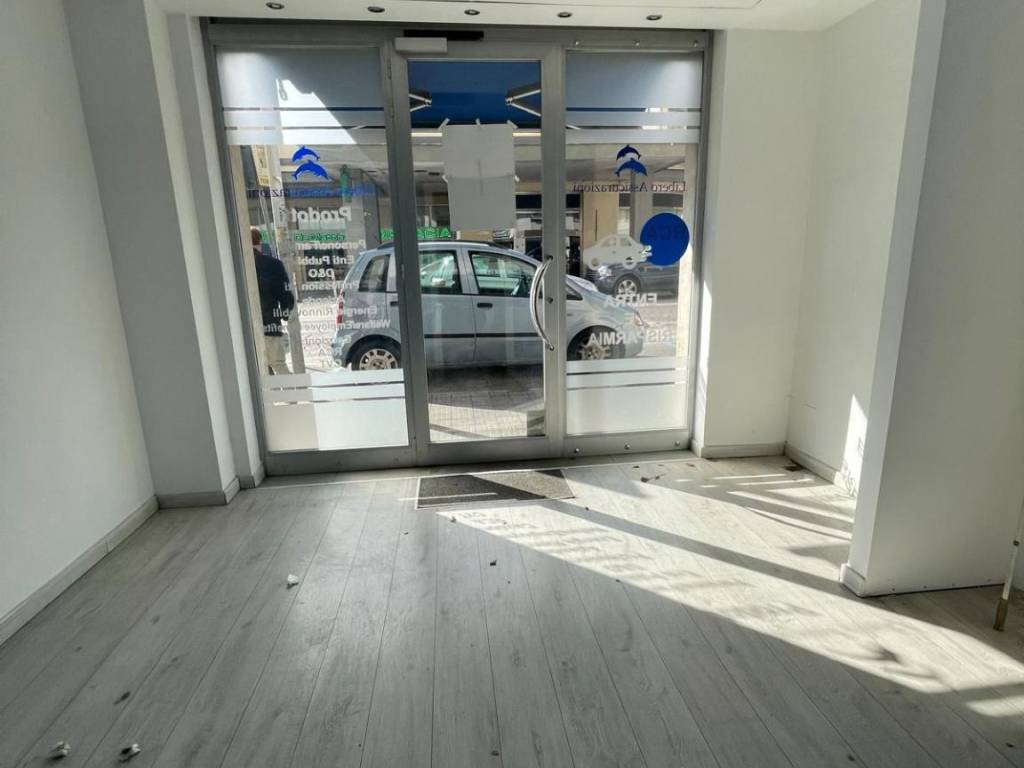 negozio in vendita a Frosinone