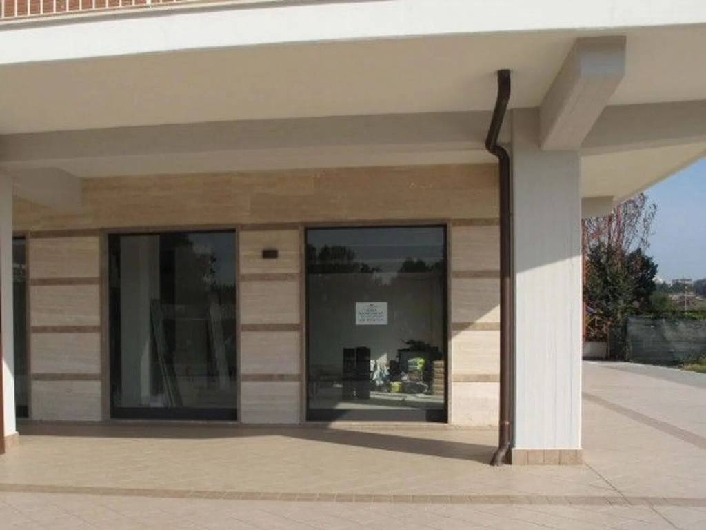 negozio in vendita a Frosinone