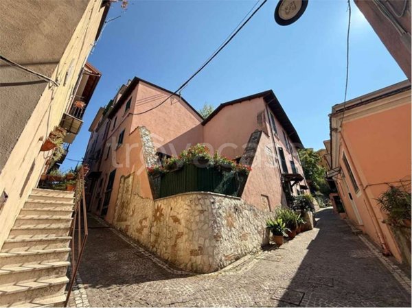 intera palazzina in vendita a Frosinone