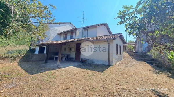 casa indipendente in vendita a Frosinone