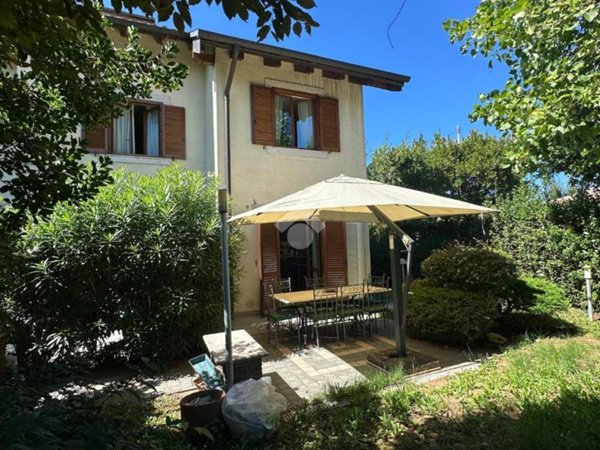 casa indipendente in vendita a Frosinone