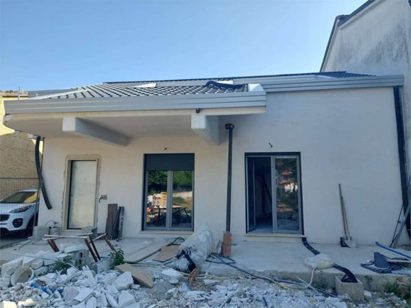 casa indipendente in vendita a Frosinone