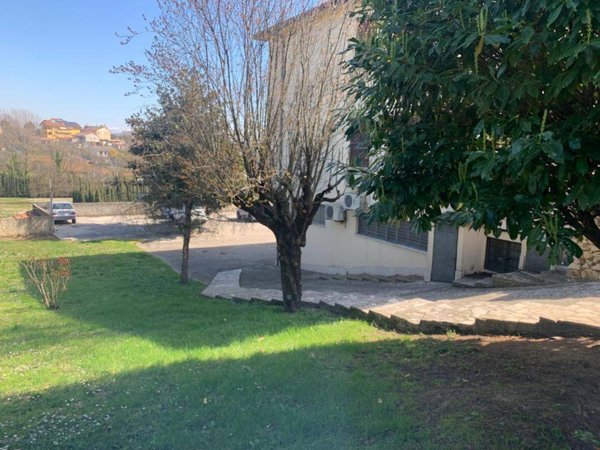 casa indipendente in vendita a Frosinone
