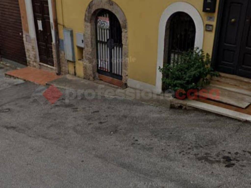 locale commerciale in vendita a Frosinone