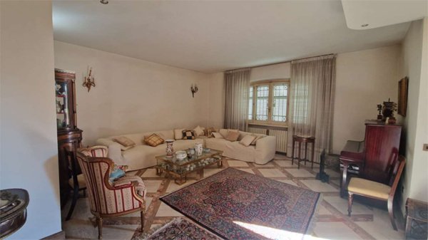 casa indipendente in vendita a Frosinone