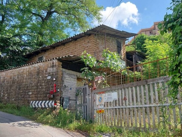 casa indipendente in vendita a Frosinone