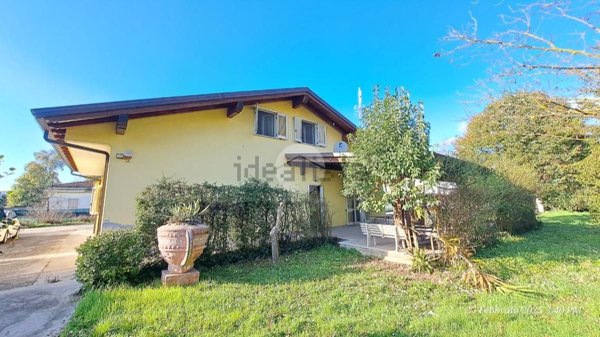 casa indipendente in vendita a Frosinone