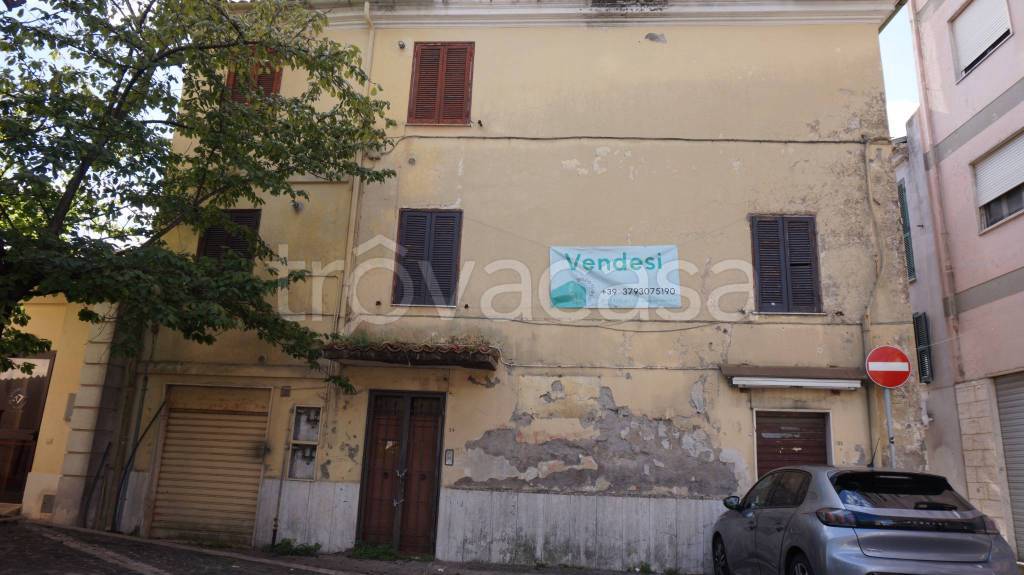 casa indipendente in vendita a Frosinone