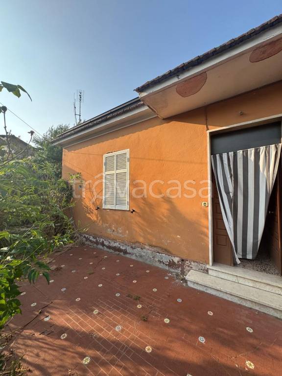casa indipendente in vendita a Frosinone