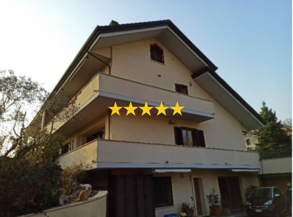 casa indipendente in vendita a Frosinone