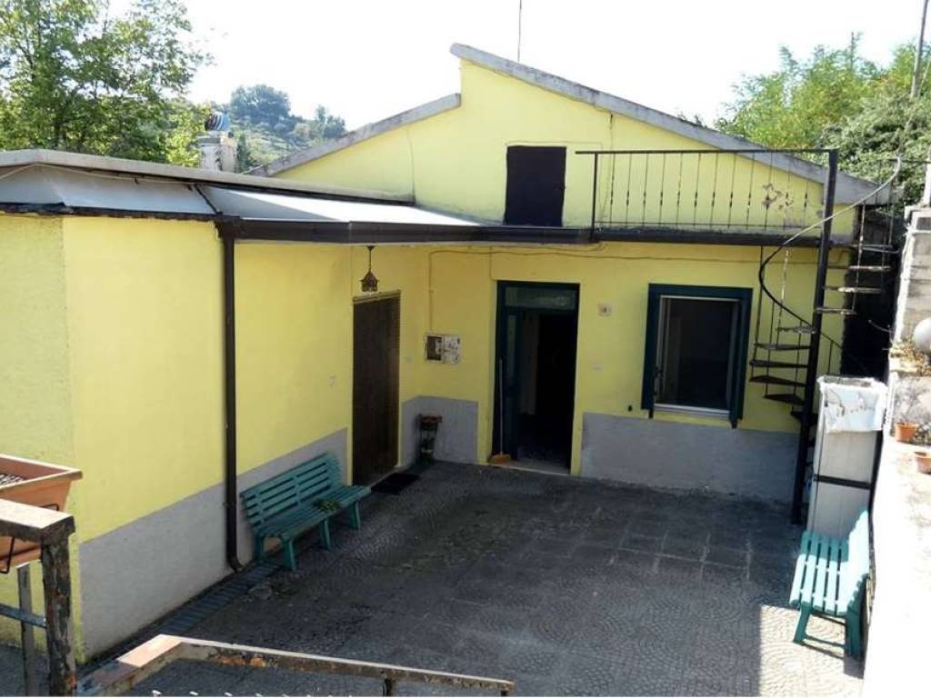 casa indipendente in vendita a Frosinone