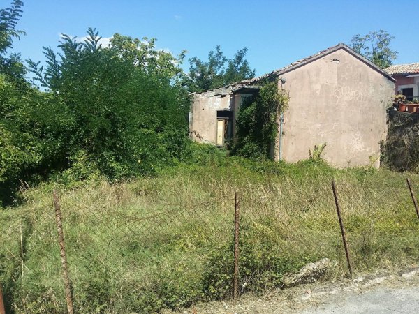 casa indipendente in vendita a Frosinone