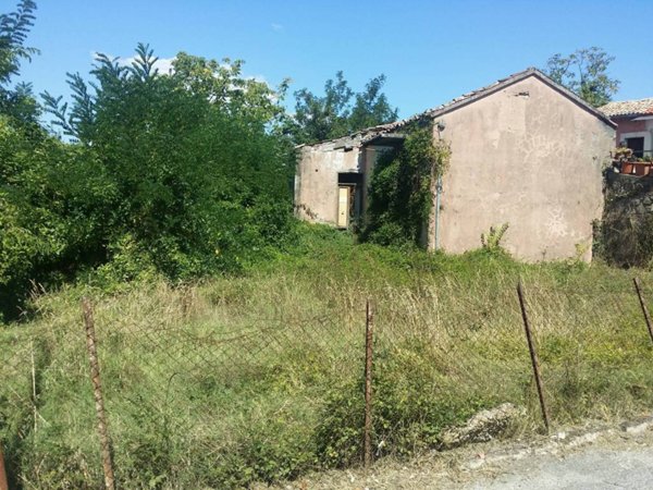 casa indipendente in vendita a Frosinone