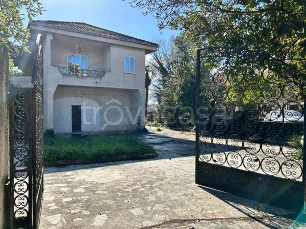 casa indipendente in vendita a Frosinone
