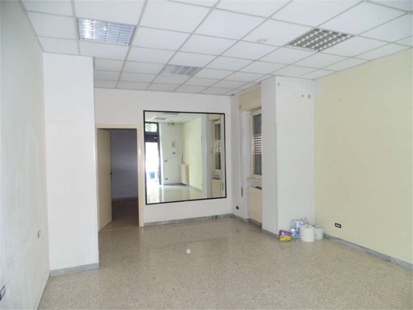 negozio in vendita a Frosinone