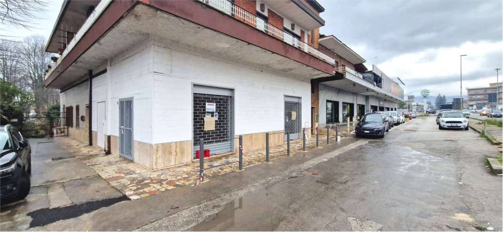 negozio in vendita a Frosinone