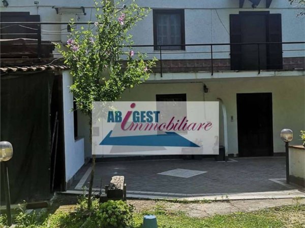 casa indipendente in vendita a Frosinone
