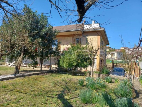 casa indipendente in vendita a Frosinone