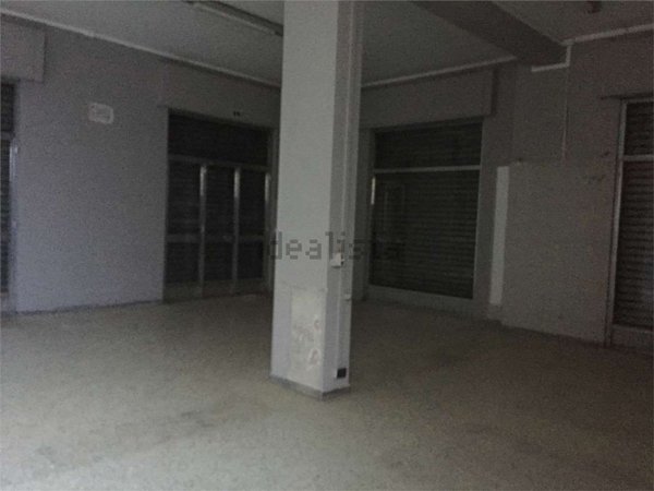 locale commerciale in vendita a Frosinone
