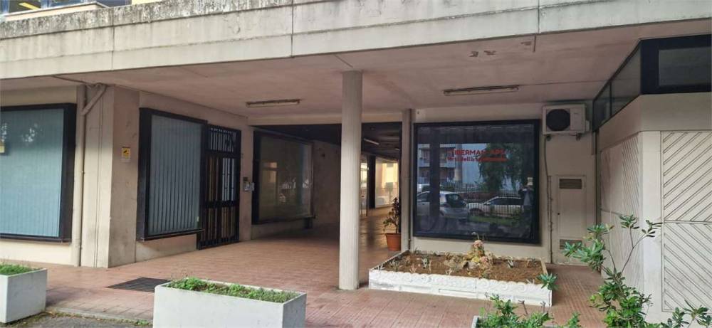negozio in vendita a Frosinone