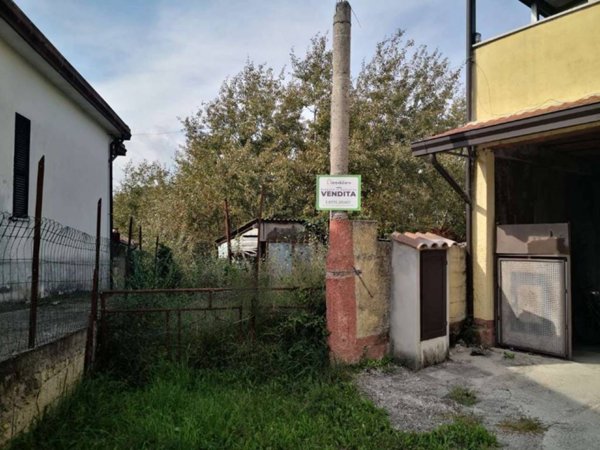 casa indipendente in vendita a Frosinone