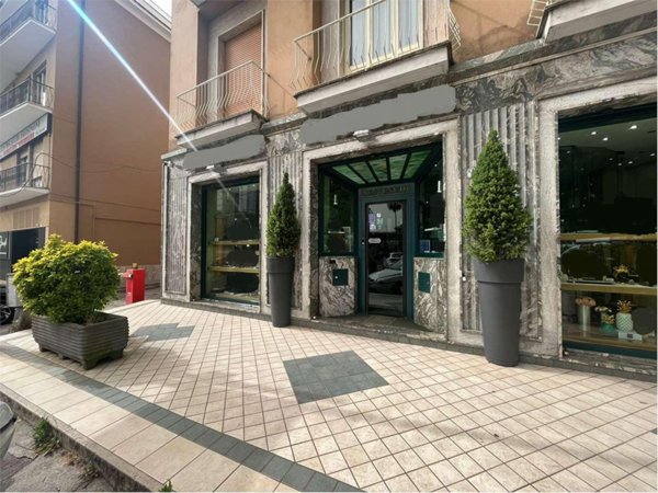 negozio in vendita a Frosinone